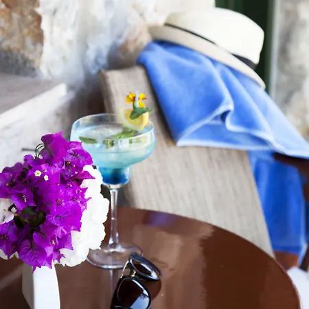 Flow Surf & Hotel 3*