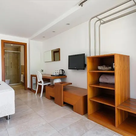 Flow Surf & Hotell 3*