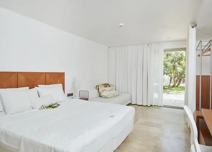 Flow Surf & מלון 3*