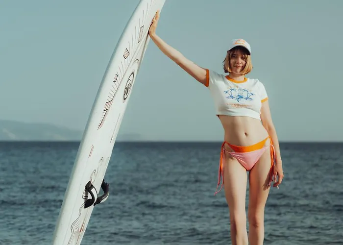 Flow Surf & Szálloda 3*